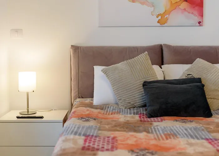 Astria Rosegold 公寓 *